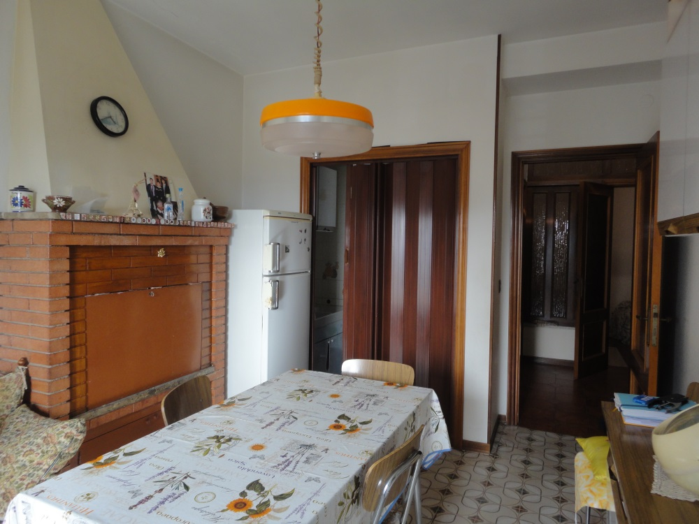 Casa nei borghi e castelli in vendita a Mergo