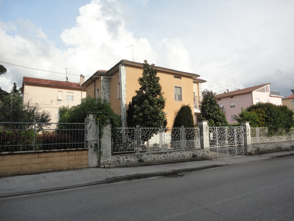 villa singola in vendita a Jesi