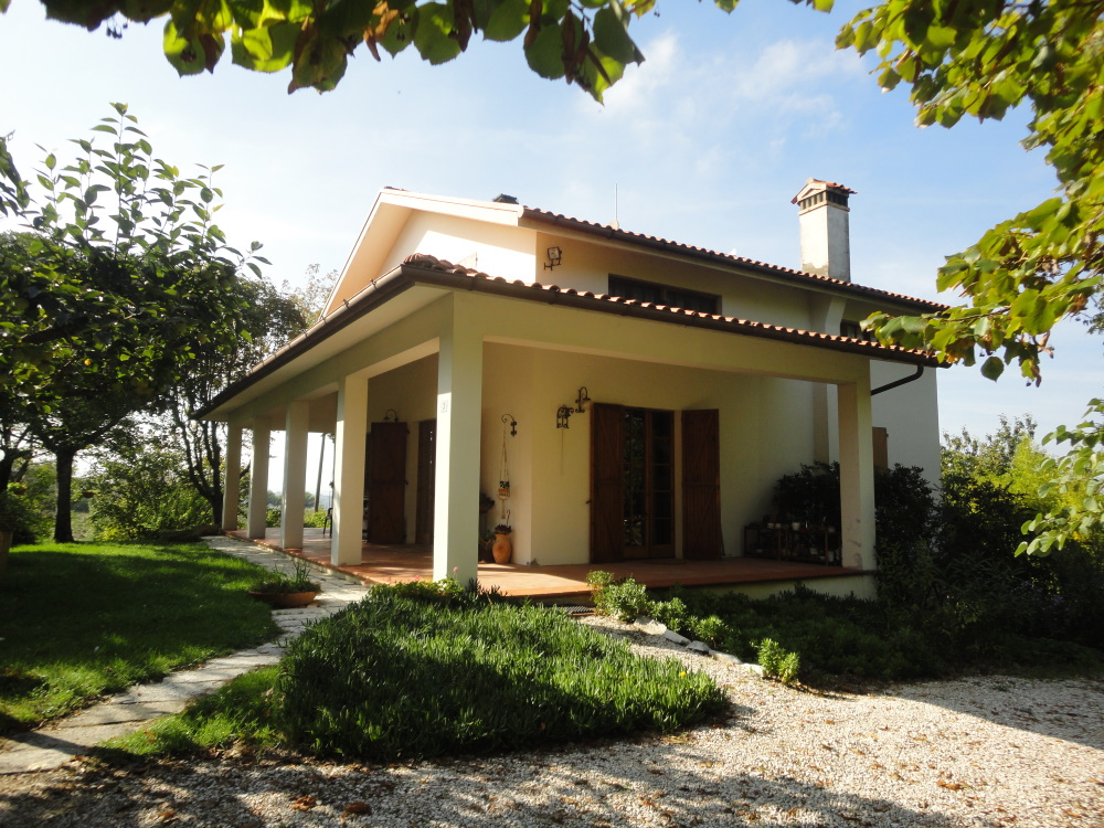 Villa in campagna in vendita a Ostra