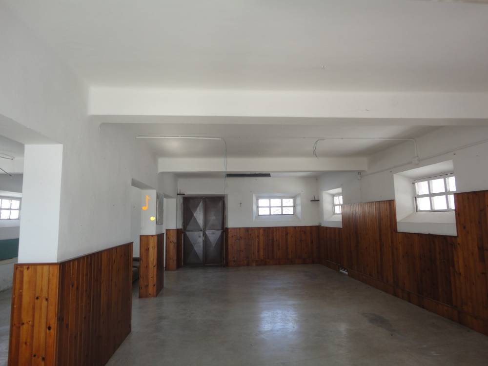 Casa in pietra con terreno in vendita a Cingoli