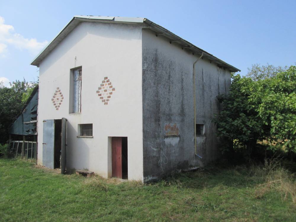 Casa in pietra con terreno in vendita a Mergo