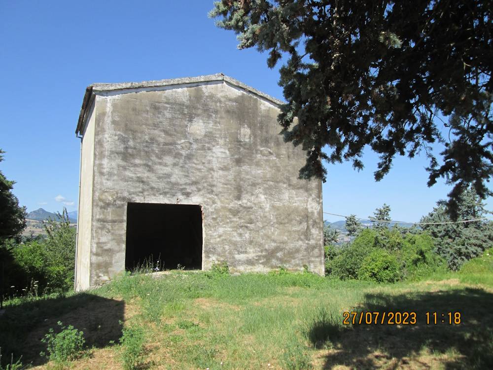 Locale commerciale in vendita a Cupramontana