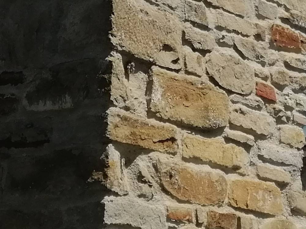 Casa in pietra con terreno in vendita a Apiro