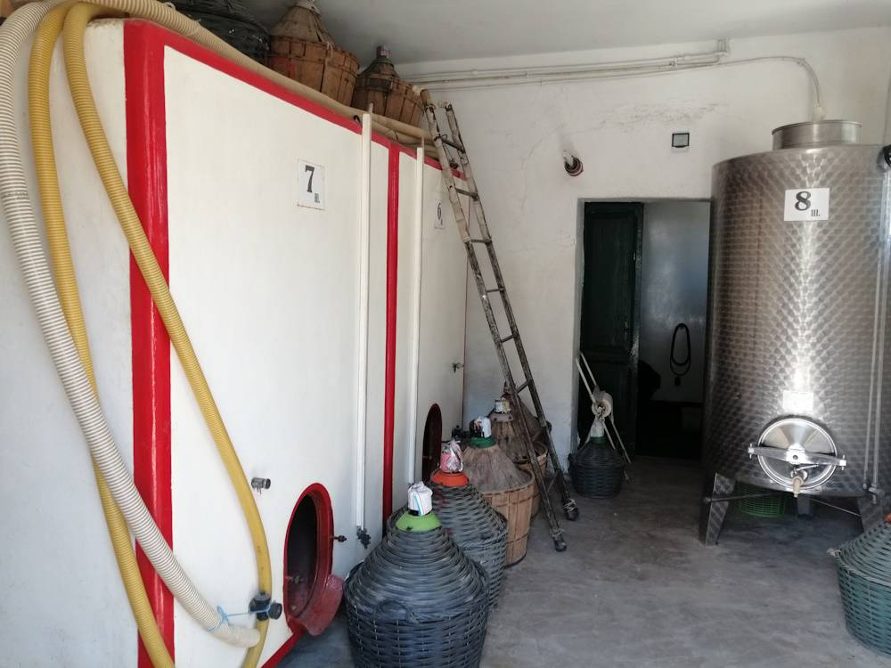 Casa in pietra con terreno in vendita a Cupramontana