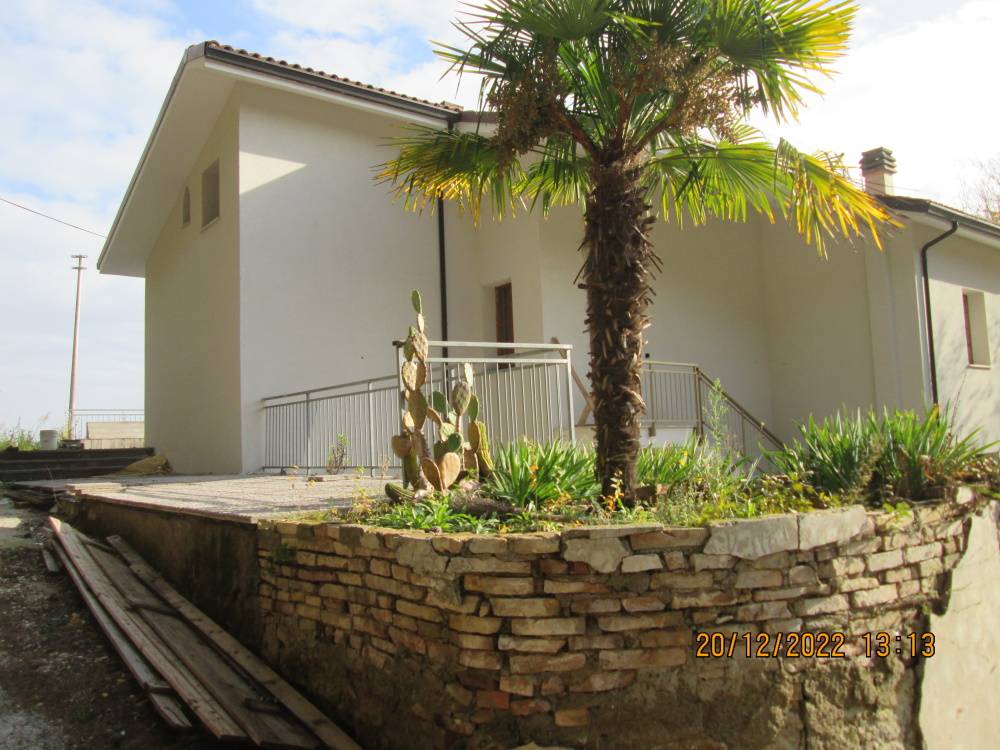 Villa in campagna in vendita a Poggio San Marcello