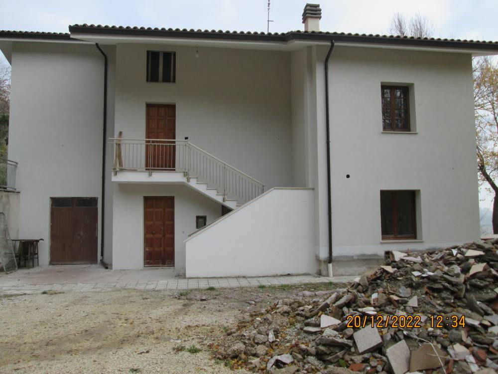 Villa in campagna in vendita a Poggio San Marcello