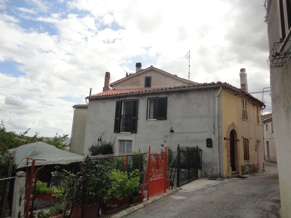 Casa nei borghi e castelli in vendita a Arcevia