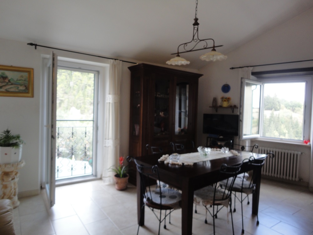 Casa nei borghi e castelli in vendita a Arcevia