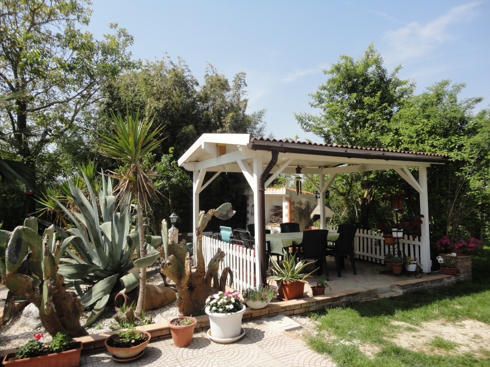 Villa in campagna in vendita a Jesi