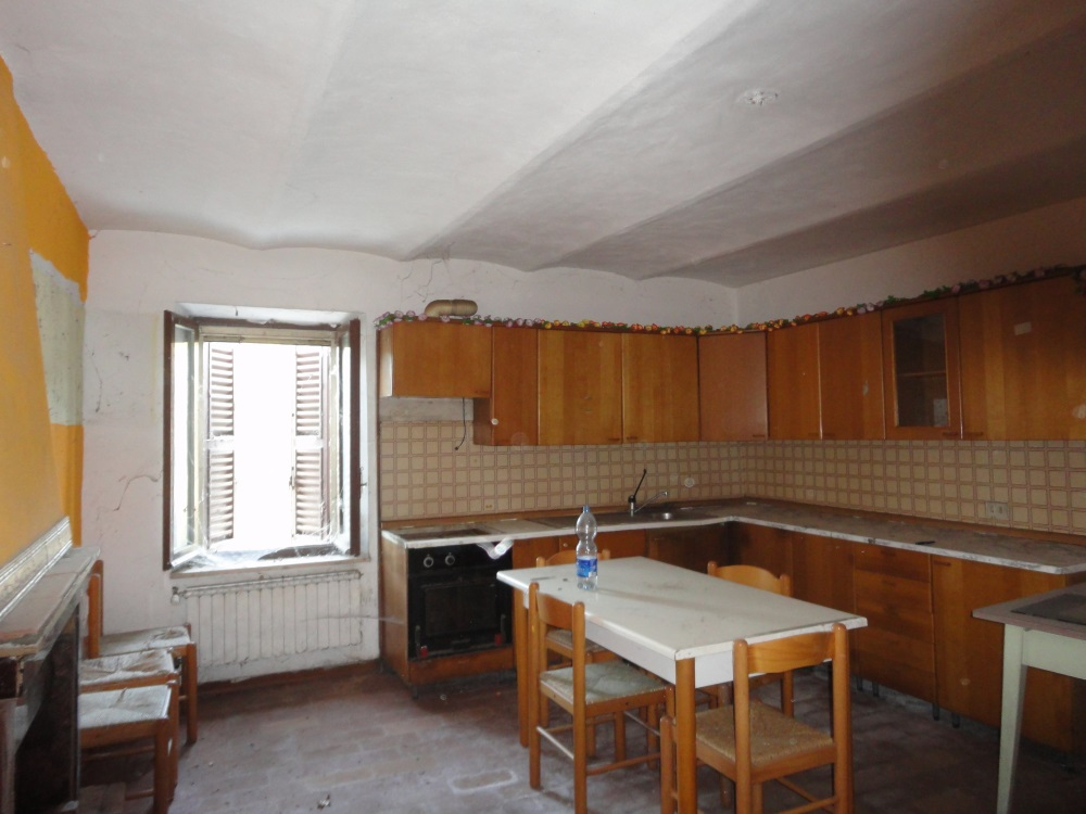 Casa nei borghi e castelli in vendita a Arcevia