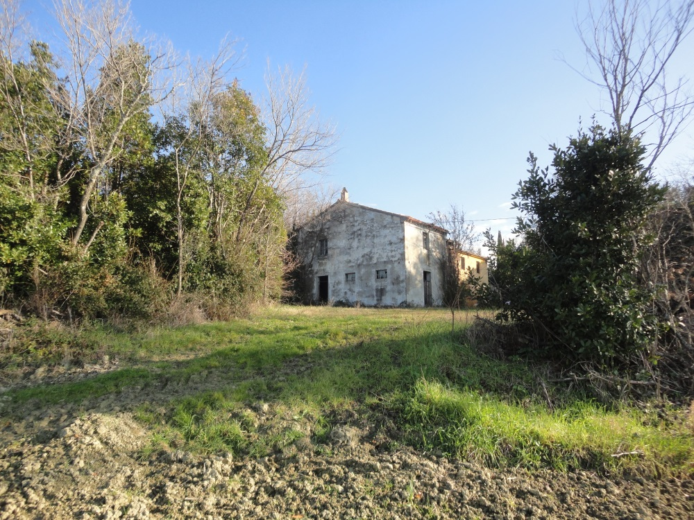 Casa da ristrutturare (in campagna) in vendita a San Marcello