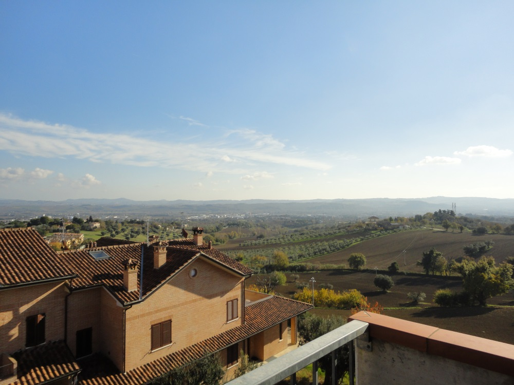 Appartamento / casa in citta\' della provincia in vendita a Monsano