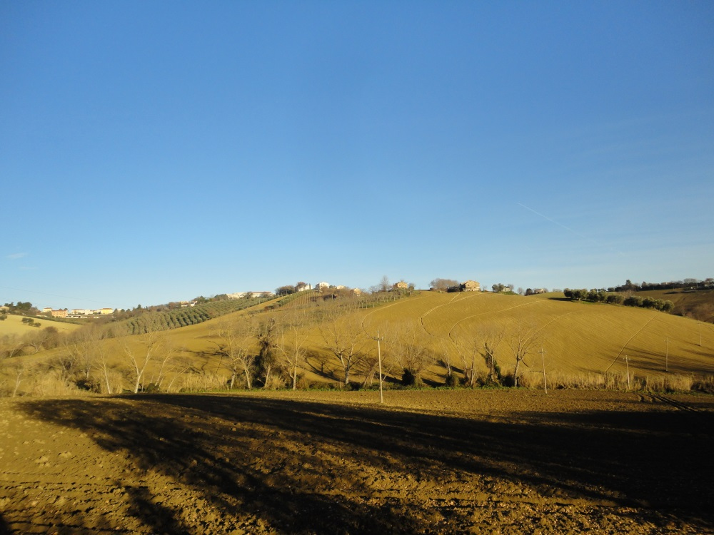 Casa in pietra con terreno in vendita a San Marcello
