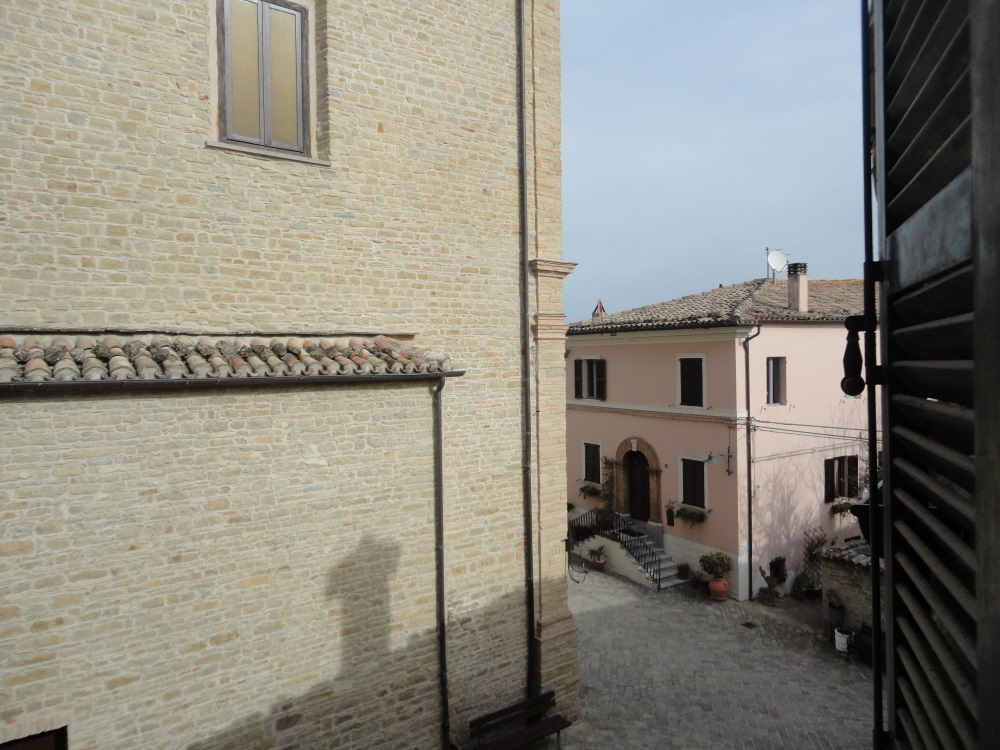 Casa nei borghi e castelli in vendita a Mergo
