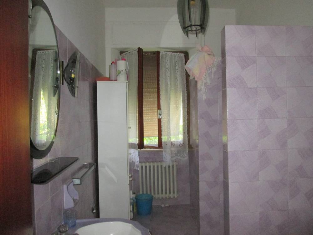 Casa in pietra con terreno in vendita a Mergo