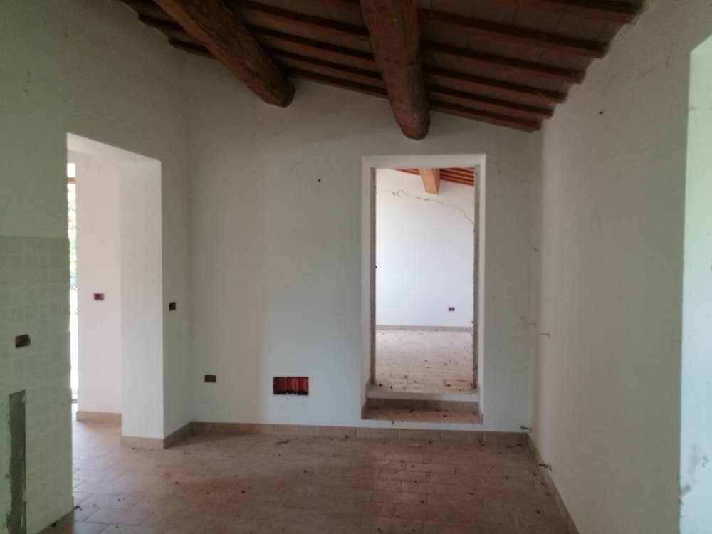 Casa in pietra con terreno in vendita a Apiro