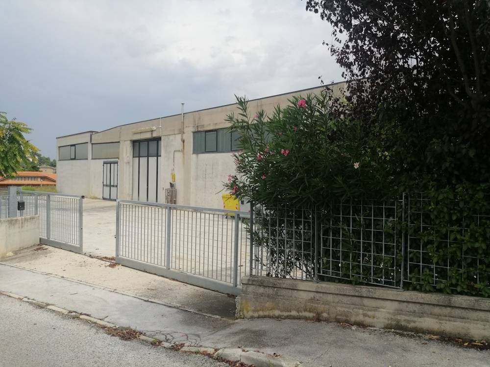 Capannone in vendita a San Marcello