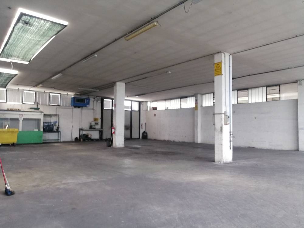 Capannone in vendita a San Marcello