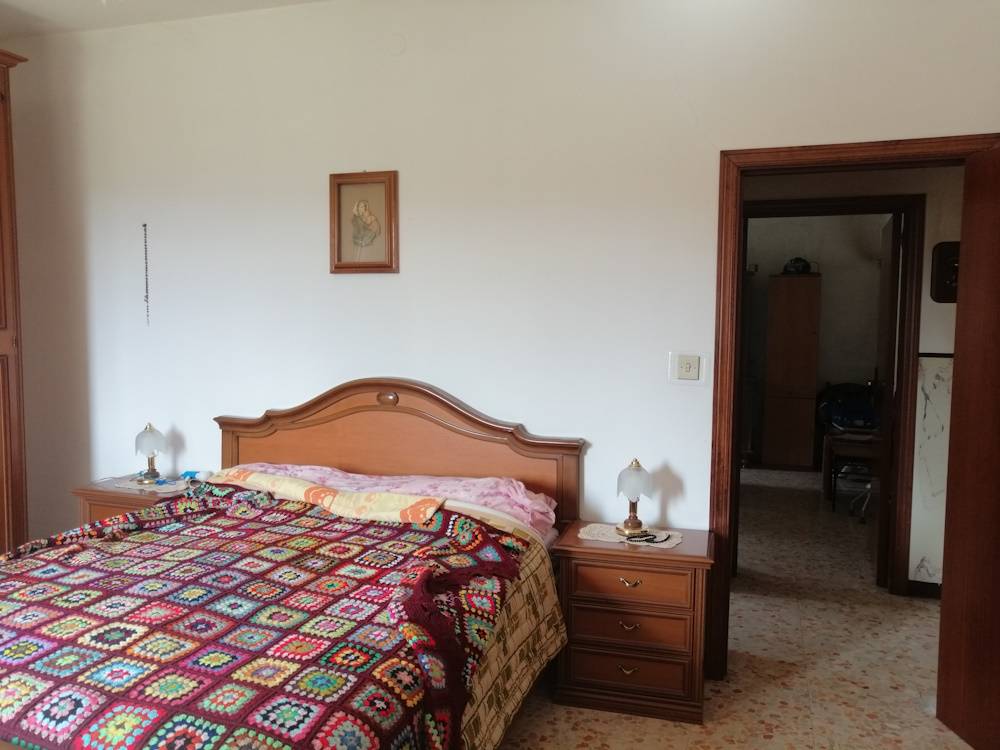 Casa in pietra con terreno in vendita a Serra San Quirico