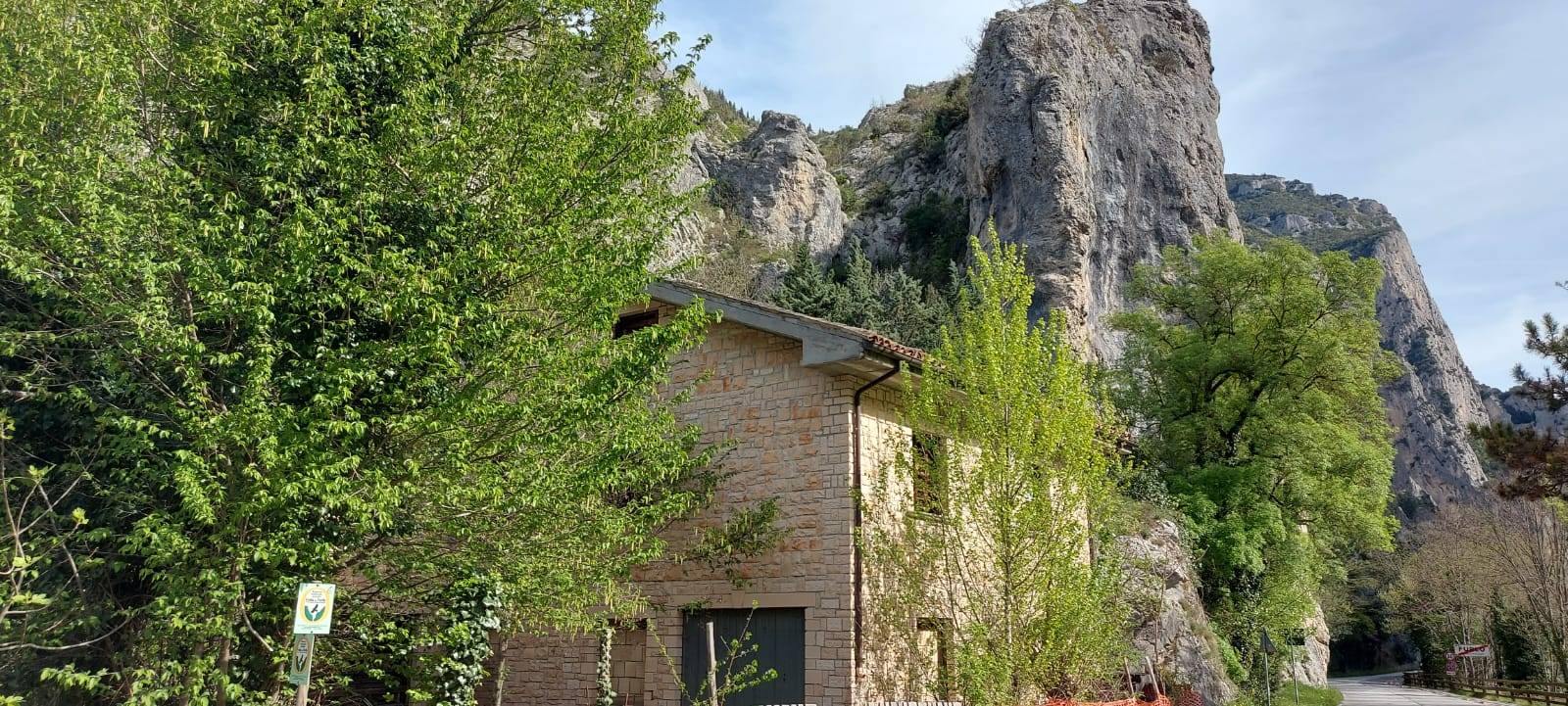 Casa nei borghi e castelli in vendita a Acqualagna, Furlo