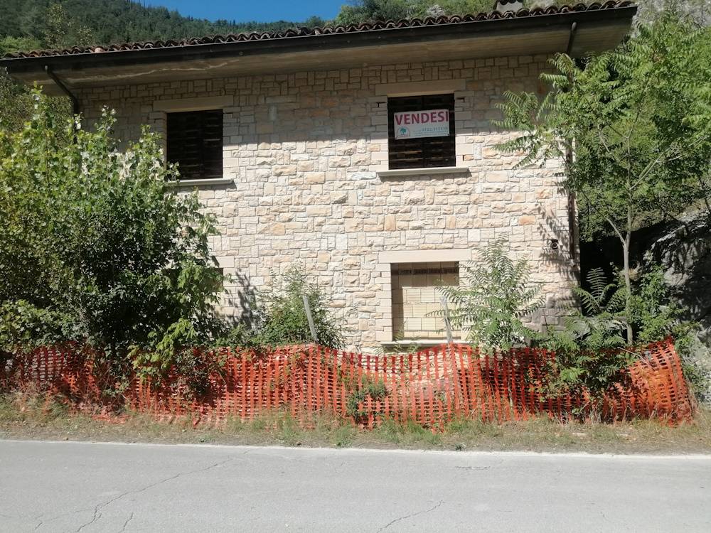 Casa nei borghi e castelli in vendita a Acqualagna, Furlo