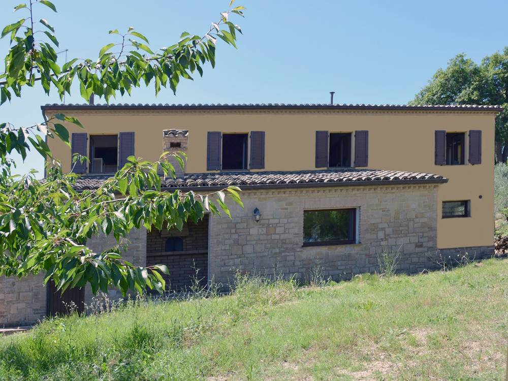 Casa in pietra con terreno in vendita a Castelplanio