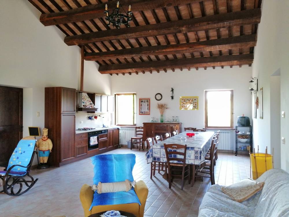 Casa in pietra con terreno in vendita a Castelplanio