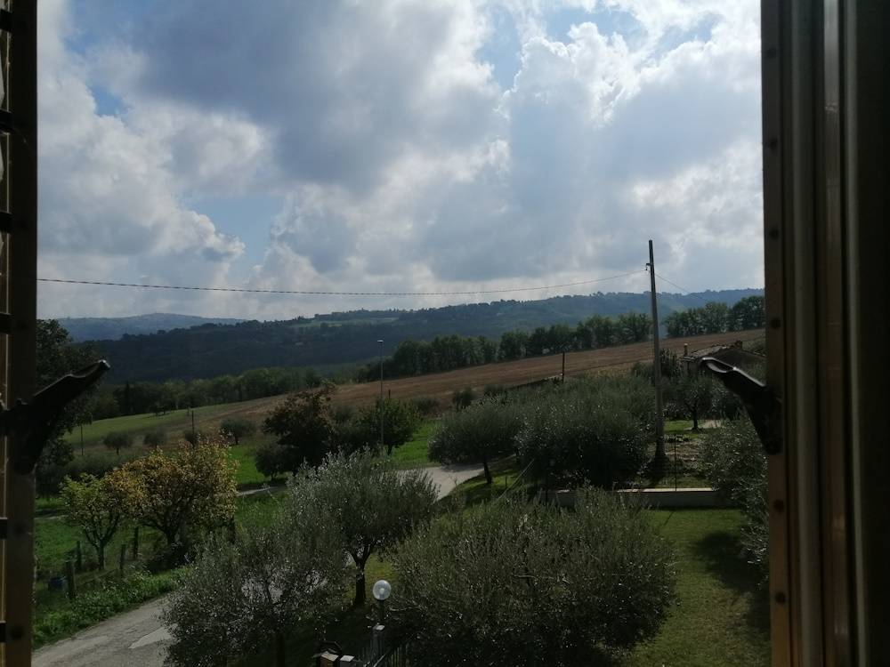 Casa in pietra con terreno in vendita a Serra San Quirico