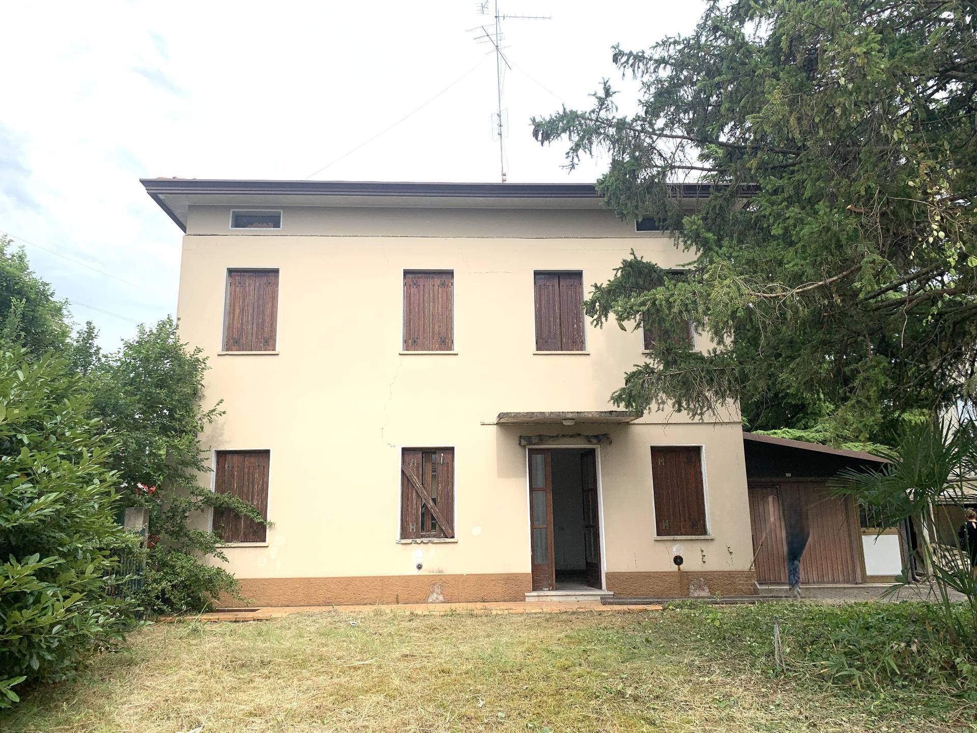 Casa indipendente con box, Pordenone semicentro