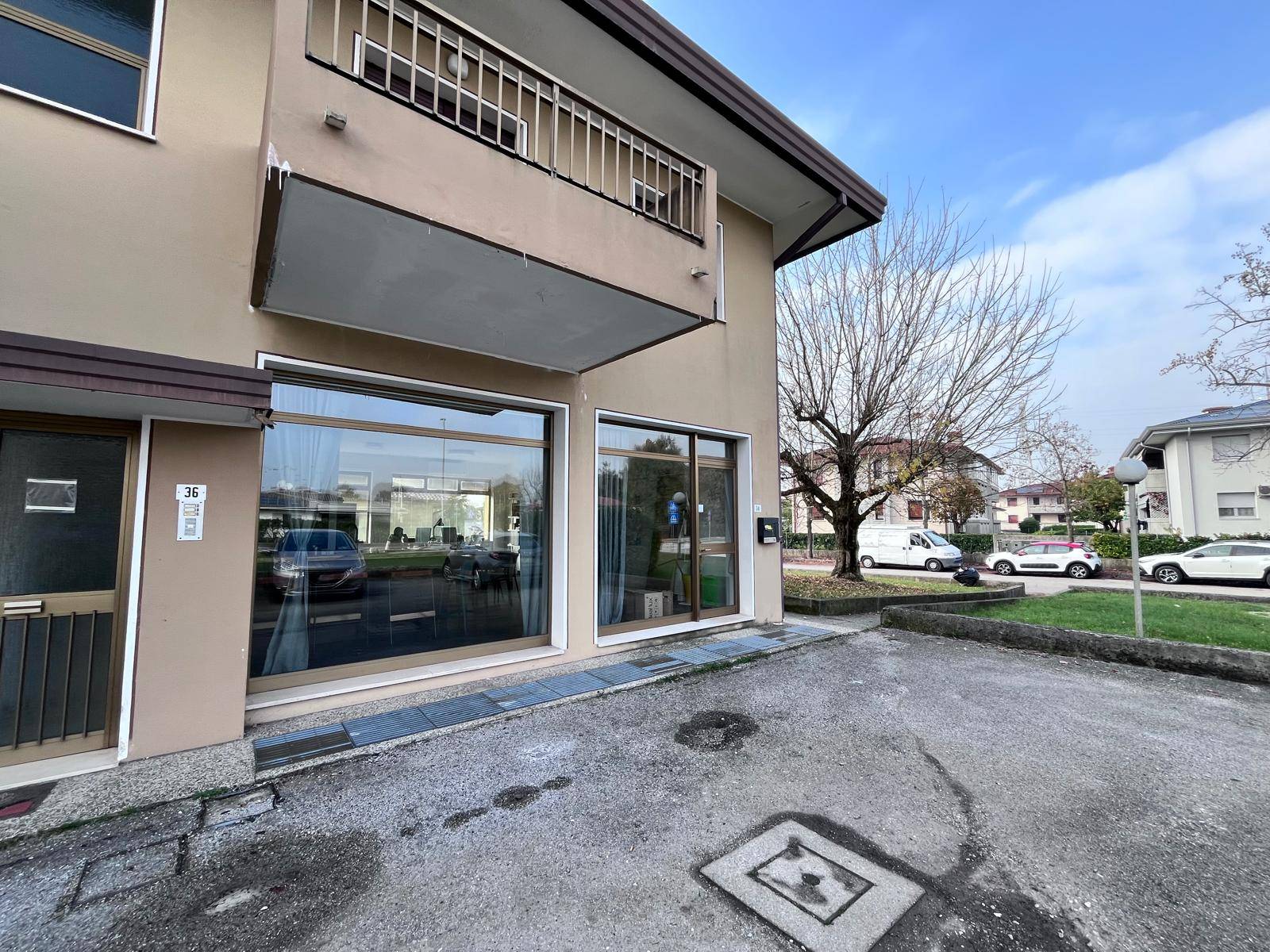 Locale commerciale in affitto a Porcia, Sant'Antonio