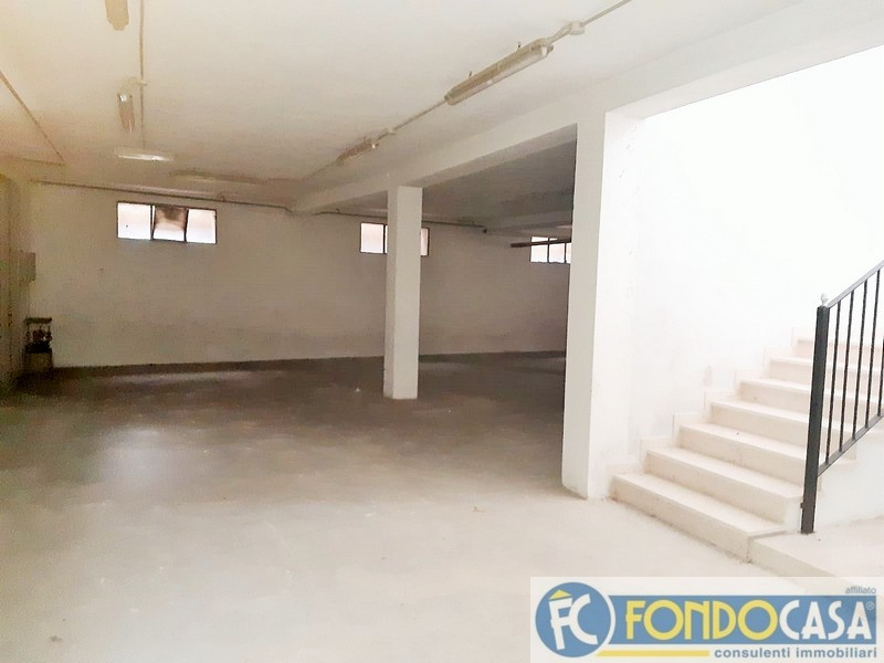 Locale commerciale in vendita a Pordenone, Semicentro