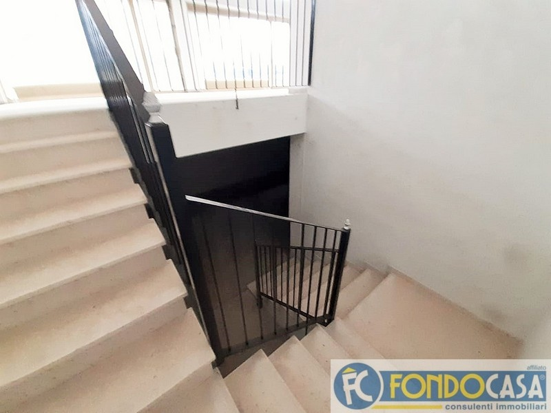 Locale commerciale in vendita a Pordenone, Semicentro