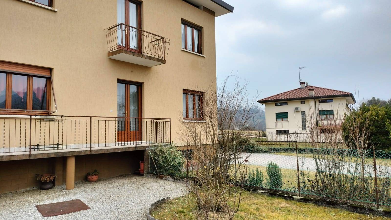 Villa bifamiliare in vendita a Meduno