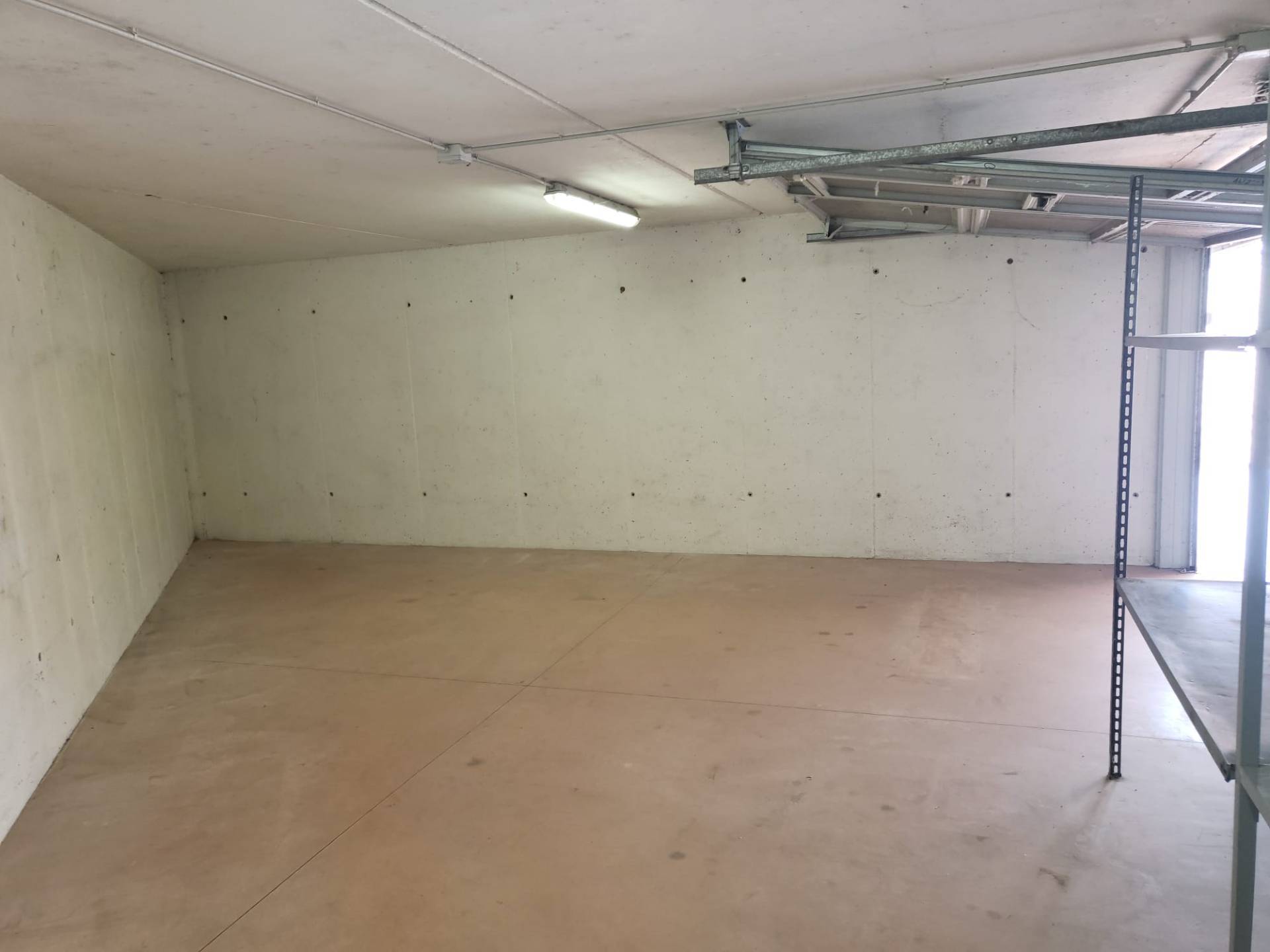 Box o garage in vendita a Pordenone, Borgomeduna