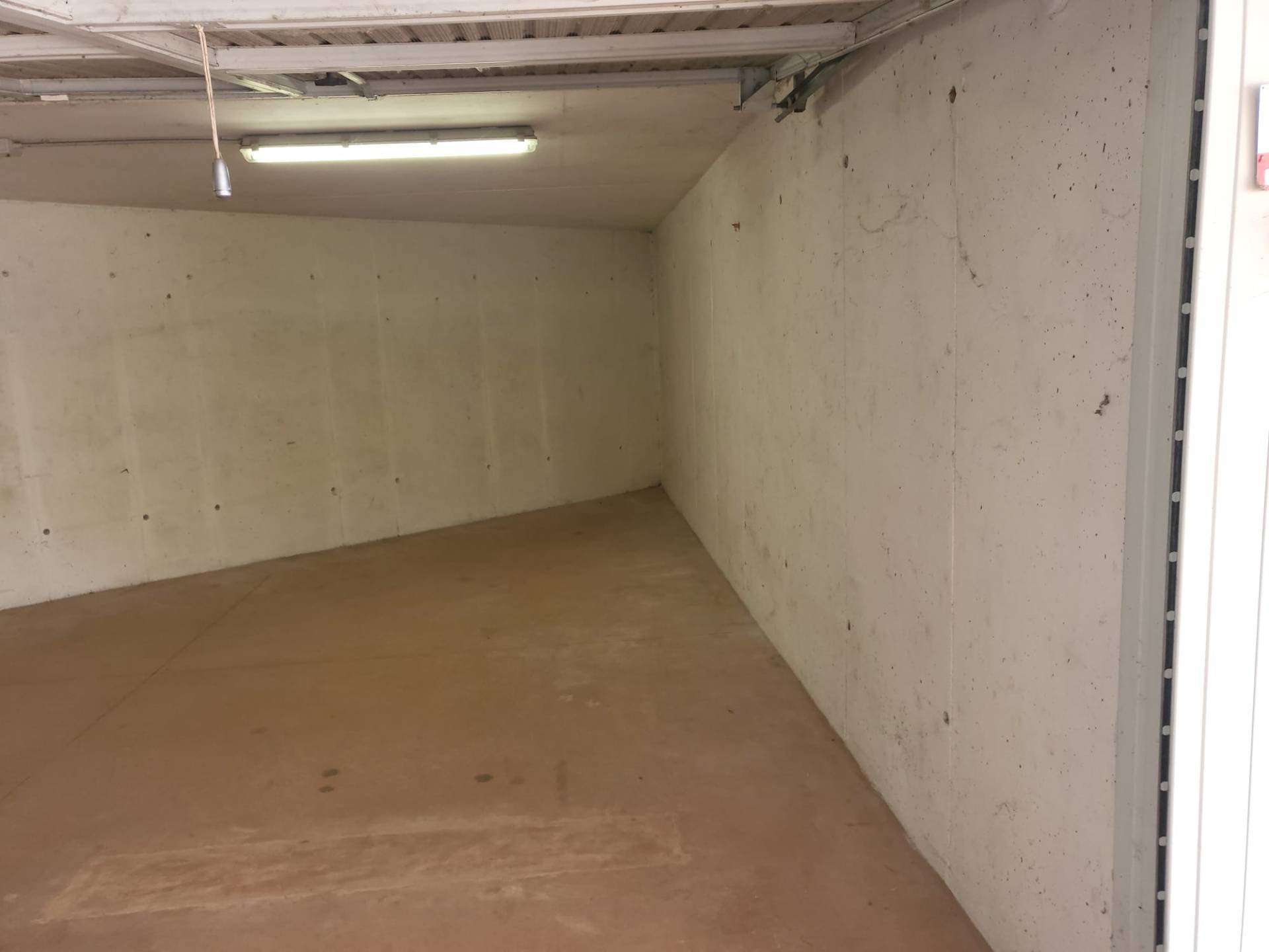 Box o garage in vendita a Pordenone, Borgomeduna