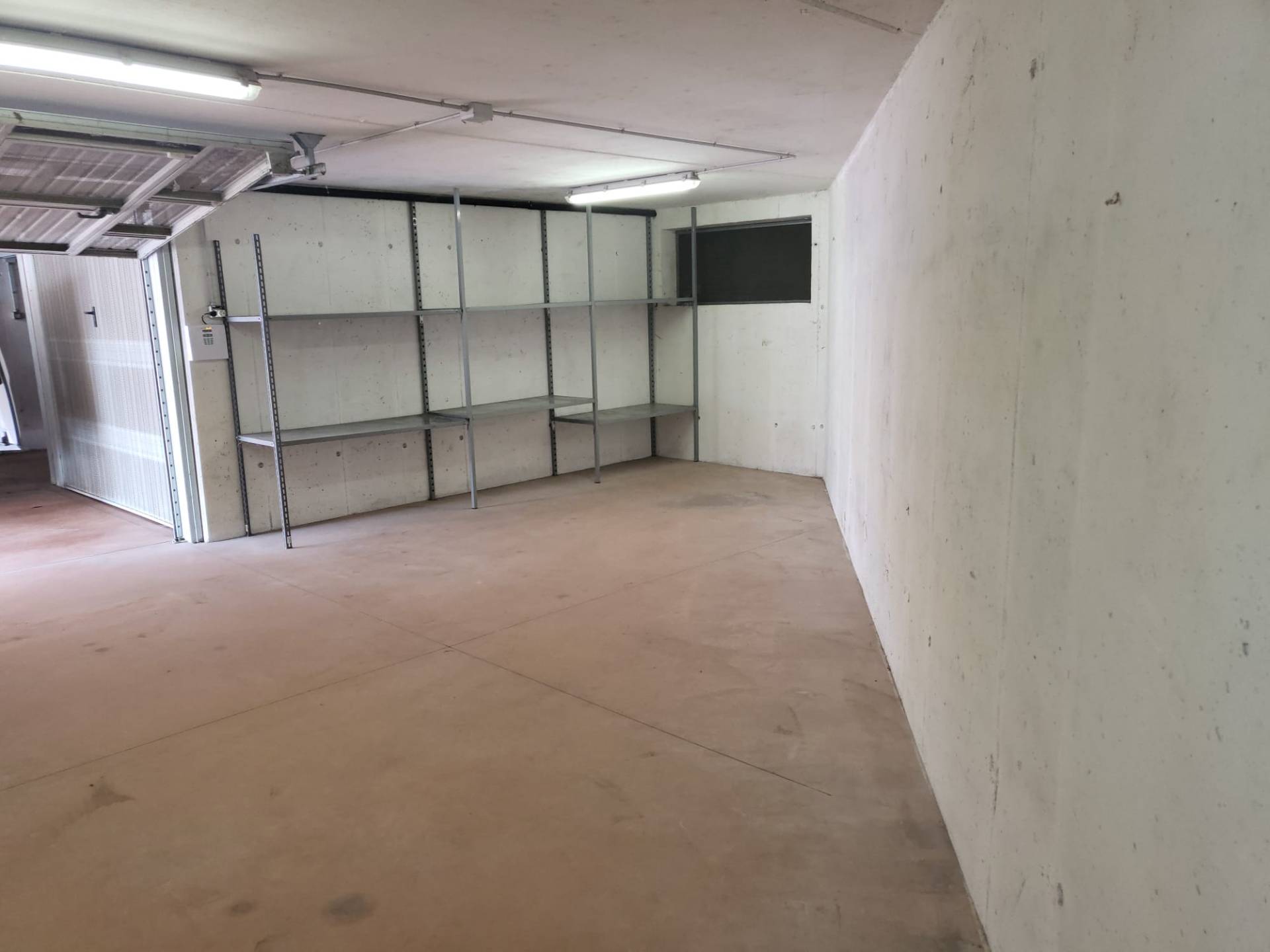 Box o garage in vendita a Pordenone, Borgomeduna