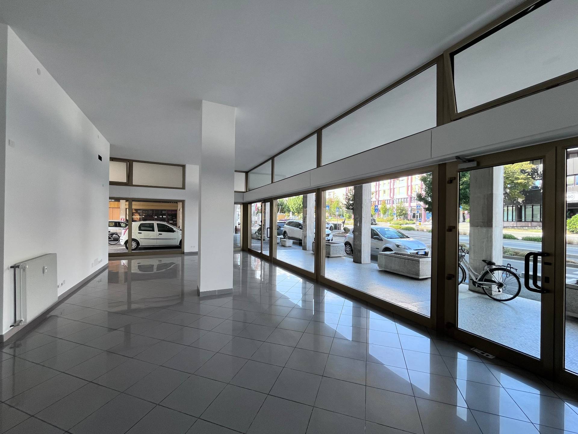 Locale commerciale in affitto a Pordenone, Centro