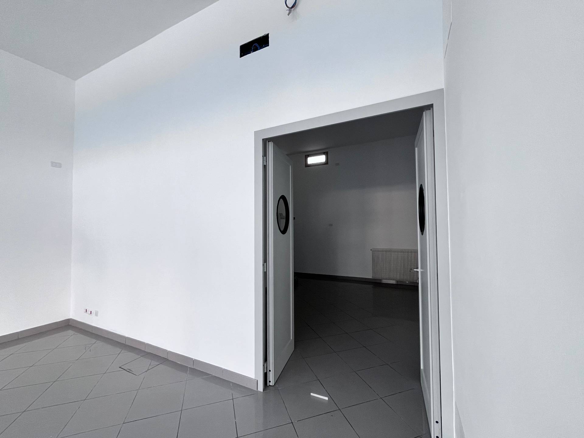 Locale commerciale in affitto a Pordenone, Centro