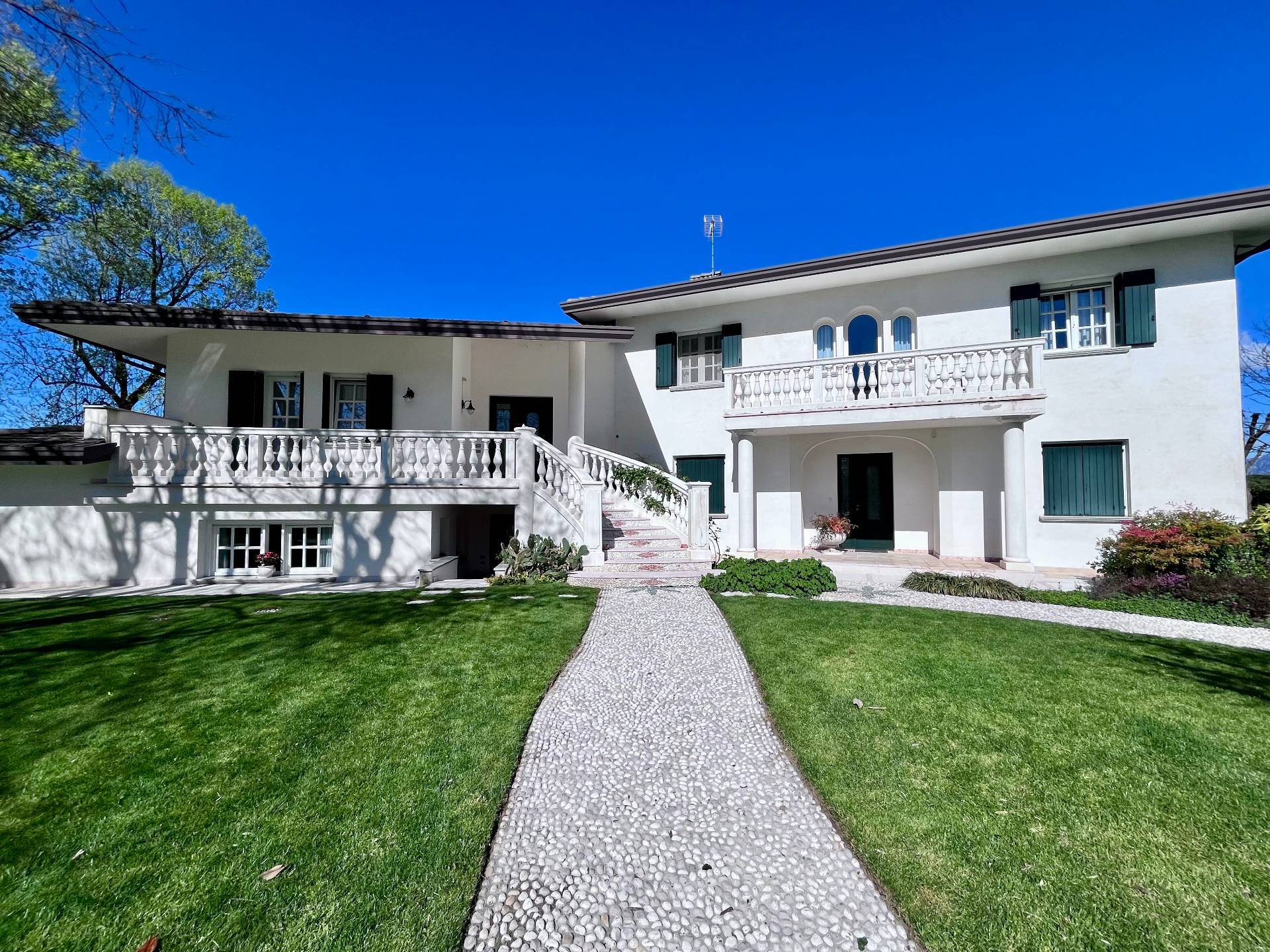 Villa in vendita a Pordenone, Torre