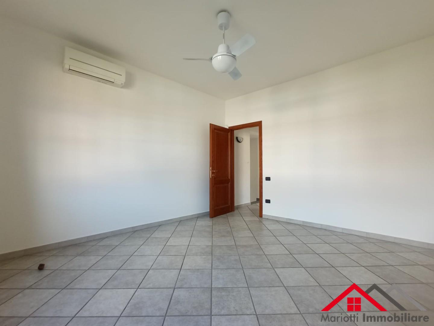 Villa con giardino a Vecchiano