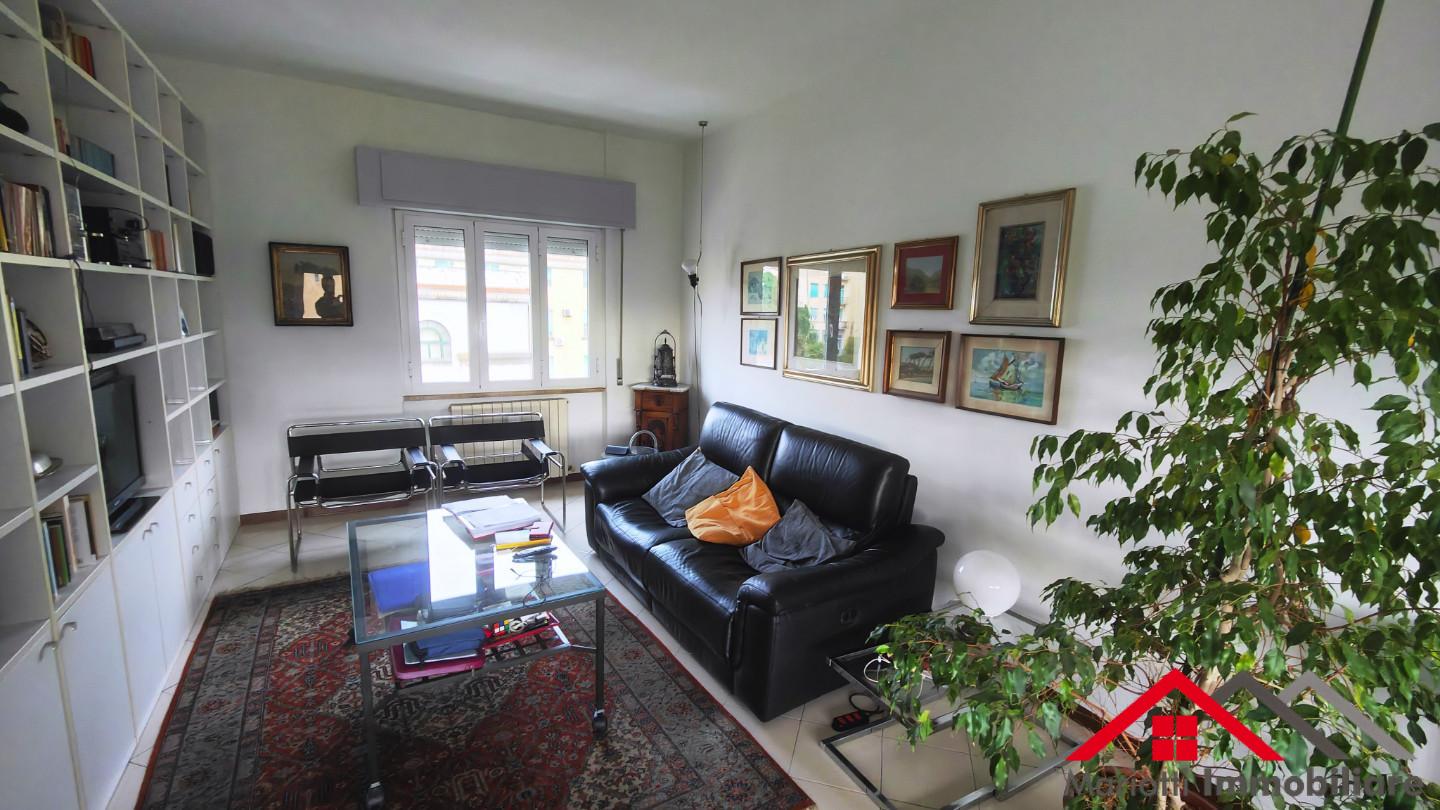 Attico con terrazzo, Pisa santa maria