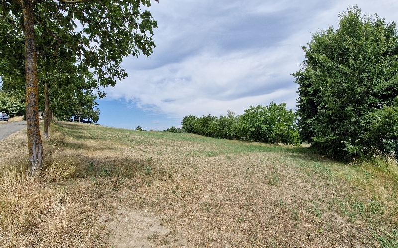 Terreno con giardino a Montese