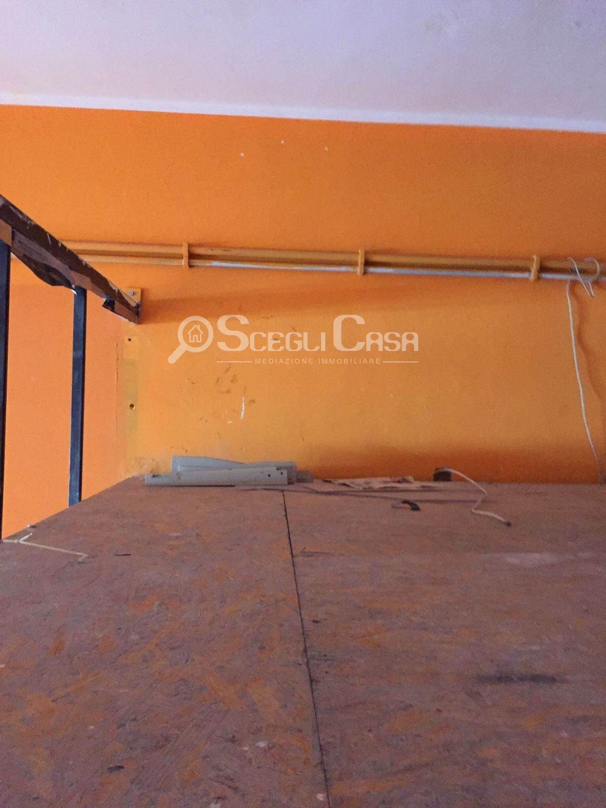 Locale commerciale in vendita a Palermo, Parisio