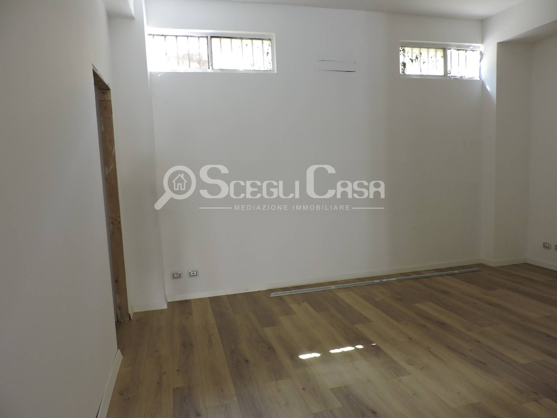 Locale commerciale in affitto a Palermo, Noce
