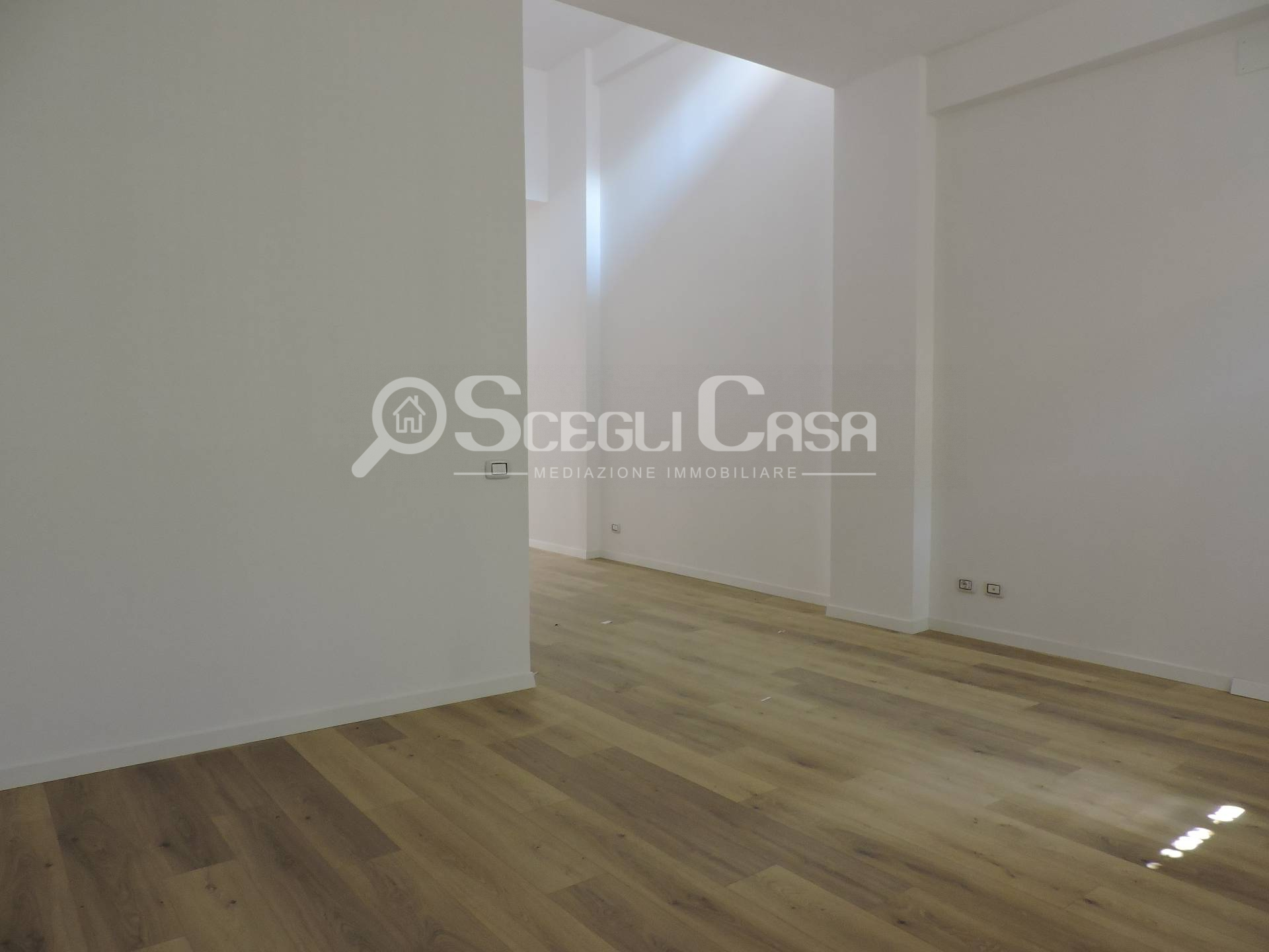 Locale commerciale in affitto a Palermo, Noce