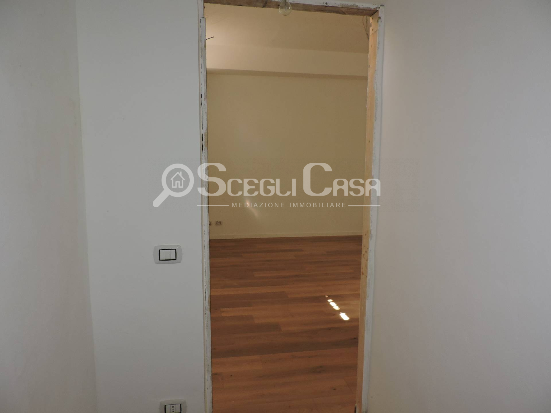 Locale commerciale in affitto a Palermo, Noce