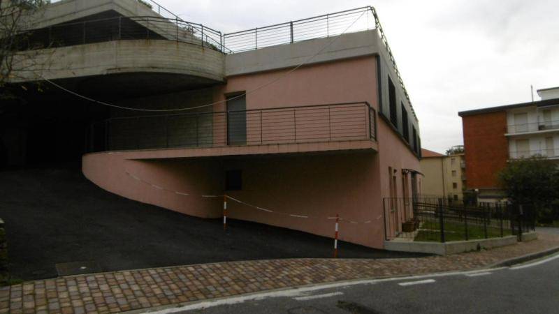 Posto auto scoperto in vendita a Spotorno