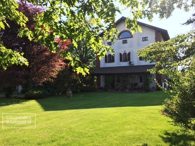 Villa in vendita a Bernate Ticino