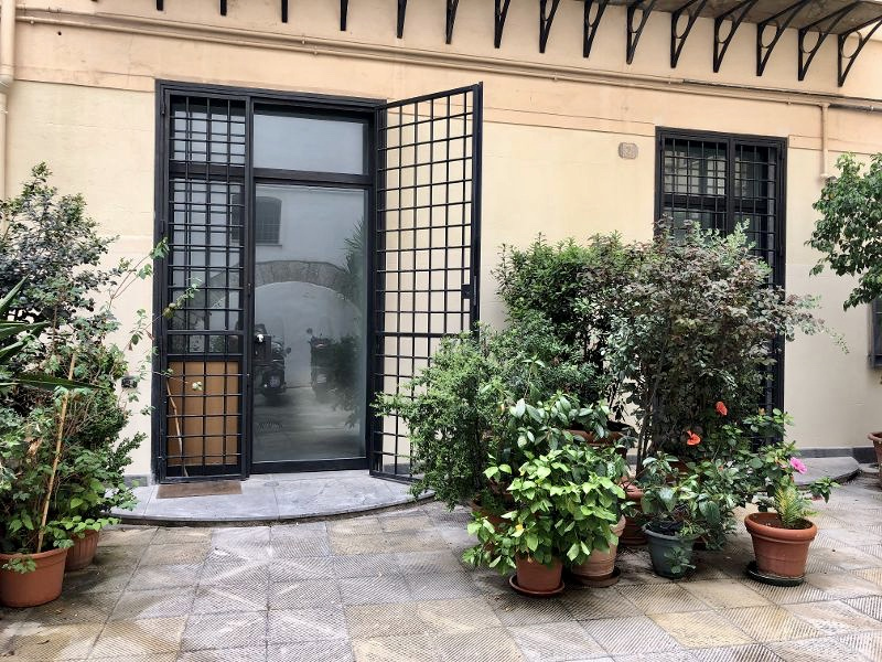 4 o pi locali in vendita a Palermo