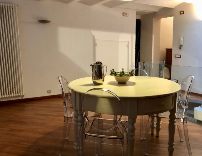 4 o pi locali in vendita a Palermo